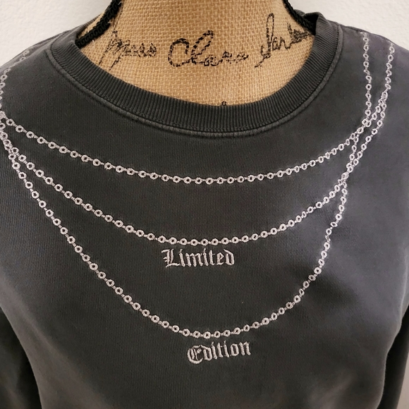 🤍 Grey Sweatshirt with jewelry embroidery Limited Edition - Picture 5 of 8